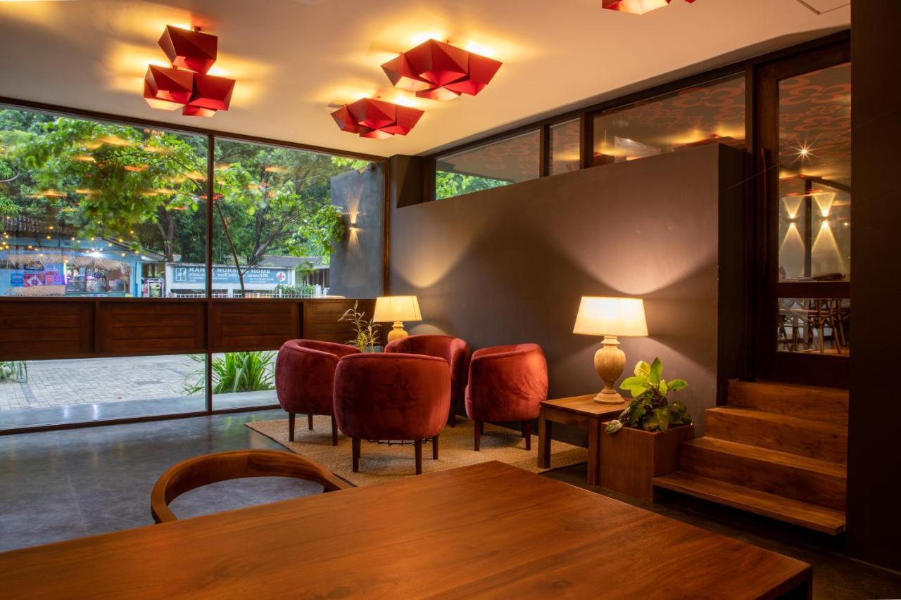 Lake Avenue Hotel Канді Екстер'єр фото