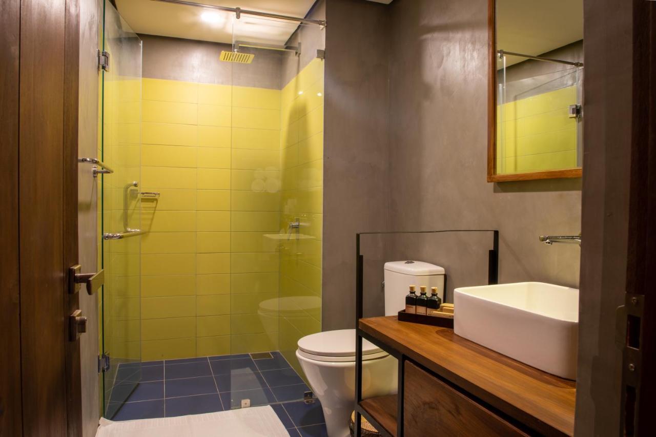 Lake Avenue Hotel Канді Екстер'єр фото